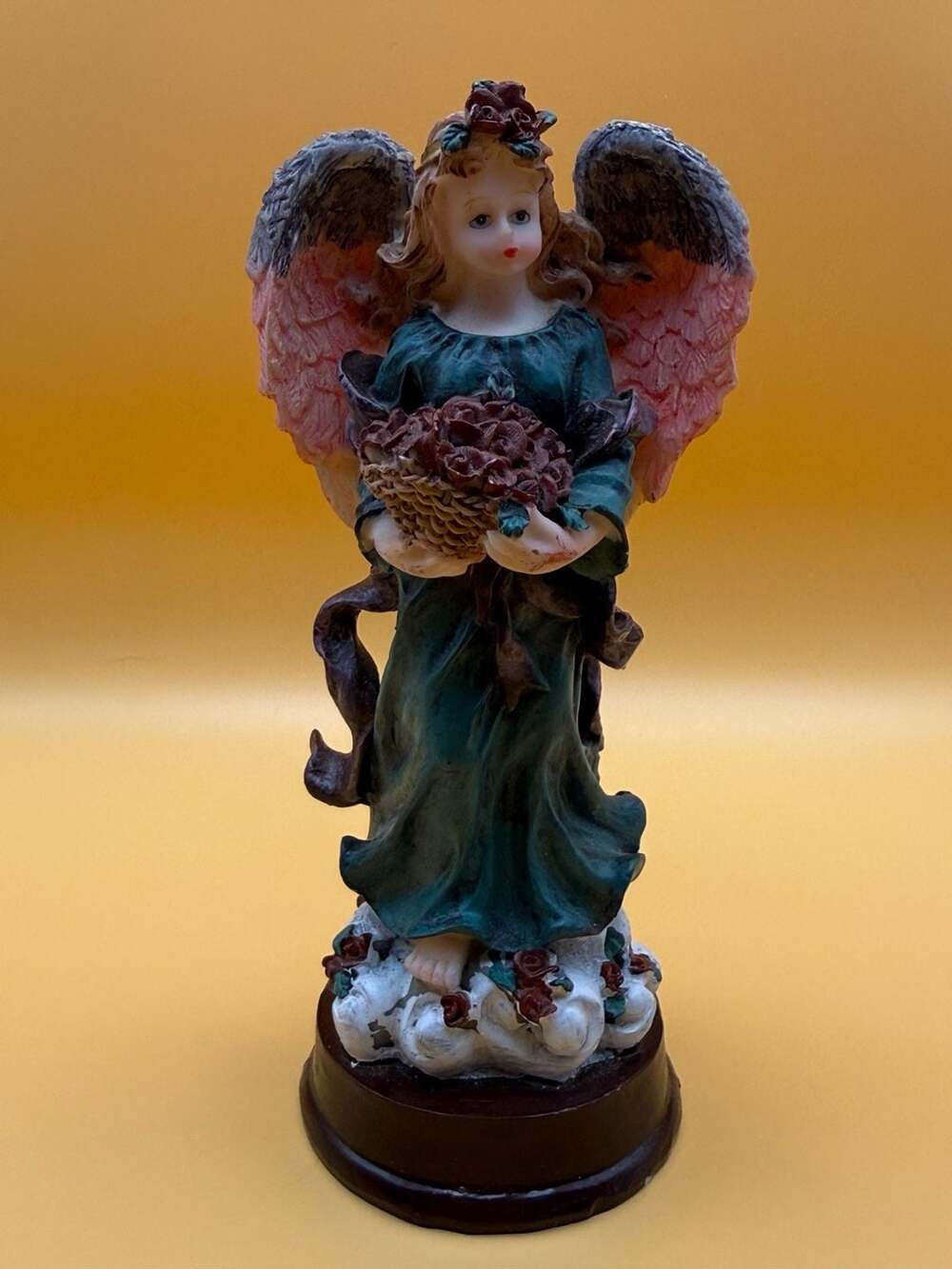 House of Lloyd Giving Angels Resin Non-Working Music Box‎ Figurine Angel